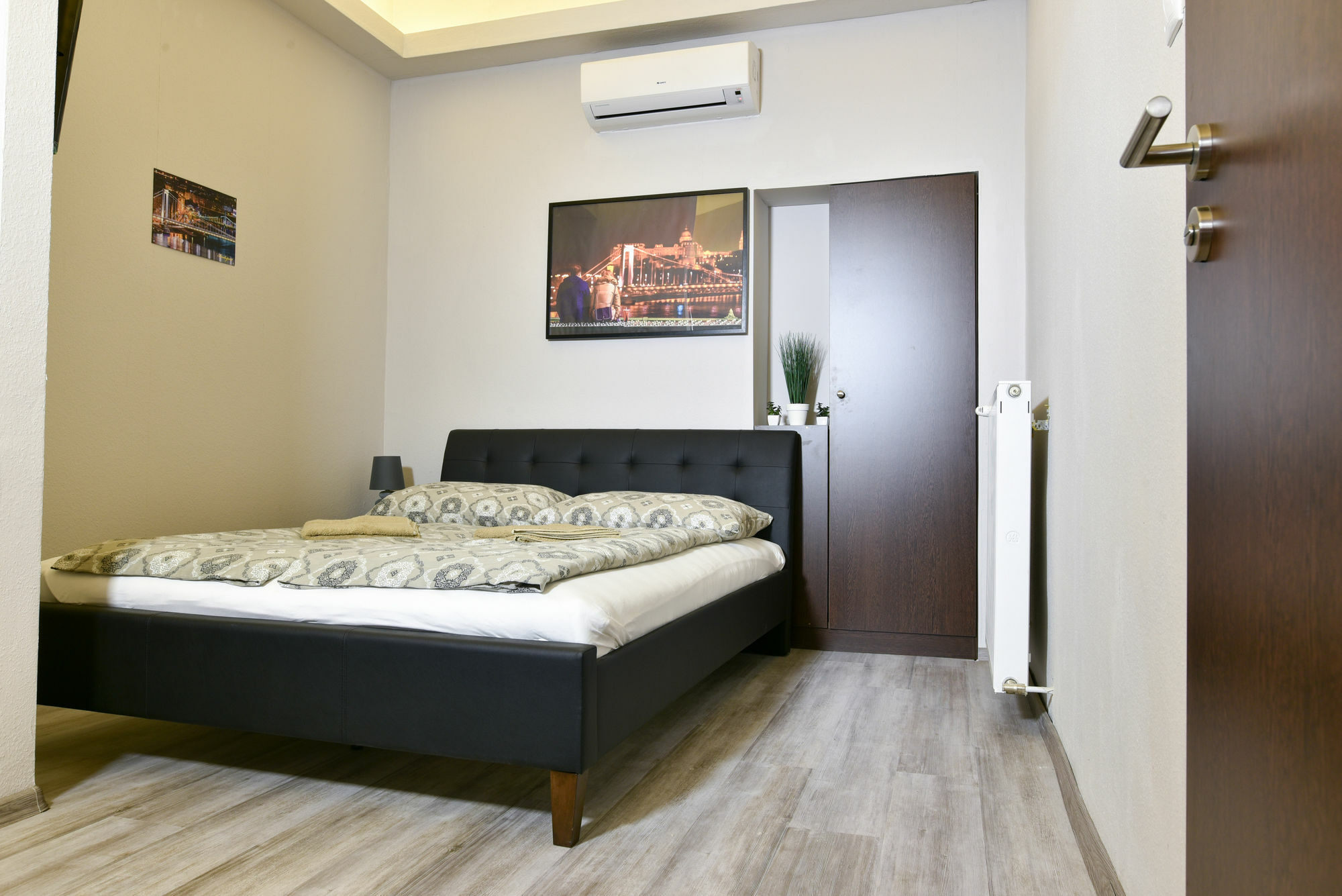 Vendégház Corvin Point And 3*